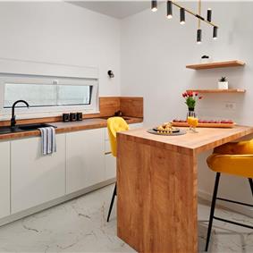 6 bedroom villa with heated pool near Omis, sleeps 12